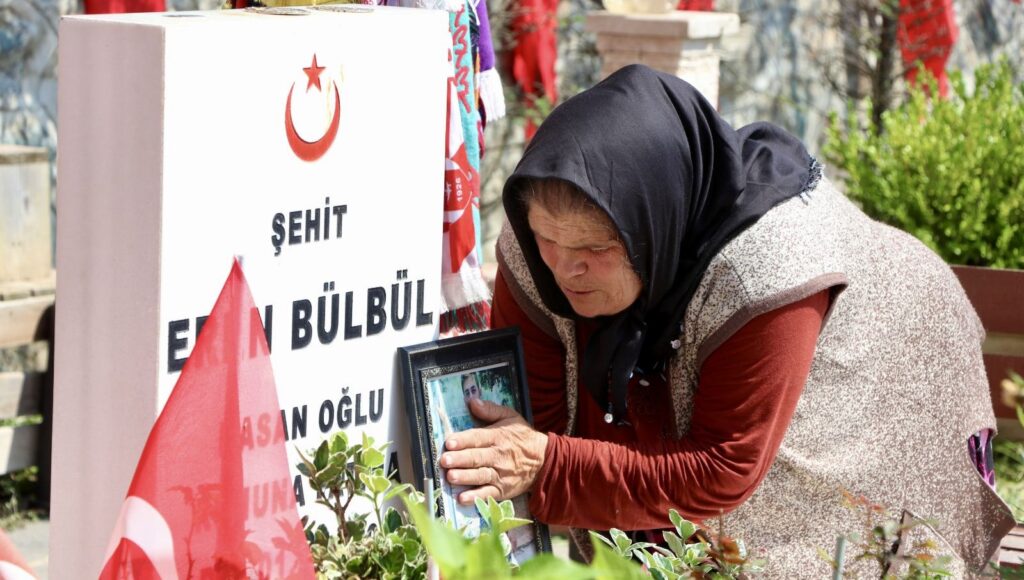 eren bulbulun acisi 8 yildir taze IycT9ROj