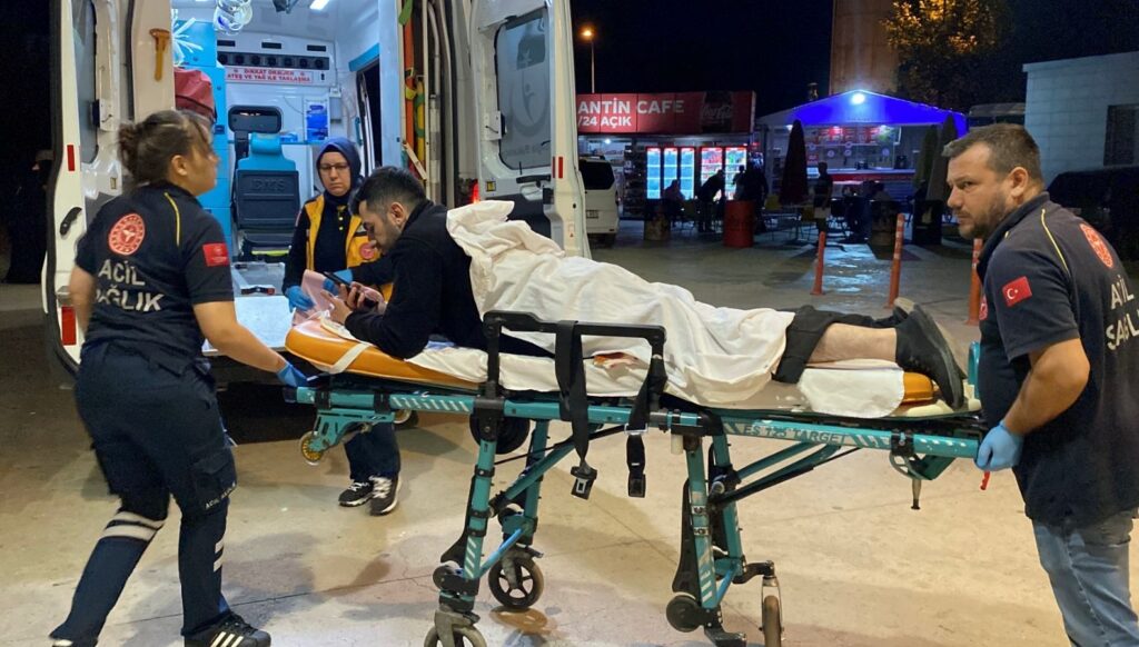 kavga eden ciftci uyardi bacagindan bicaklandi jegG9YFP