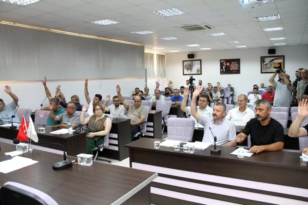 kula belediye meclisinde 3 chpli uye istifa etti xanfDfh2