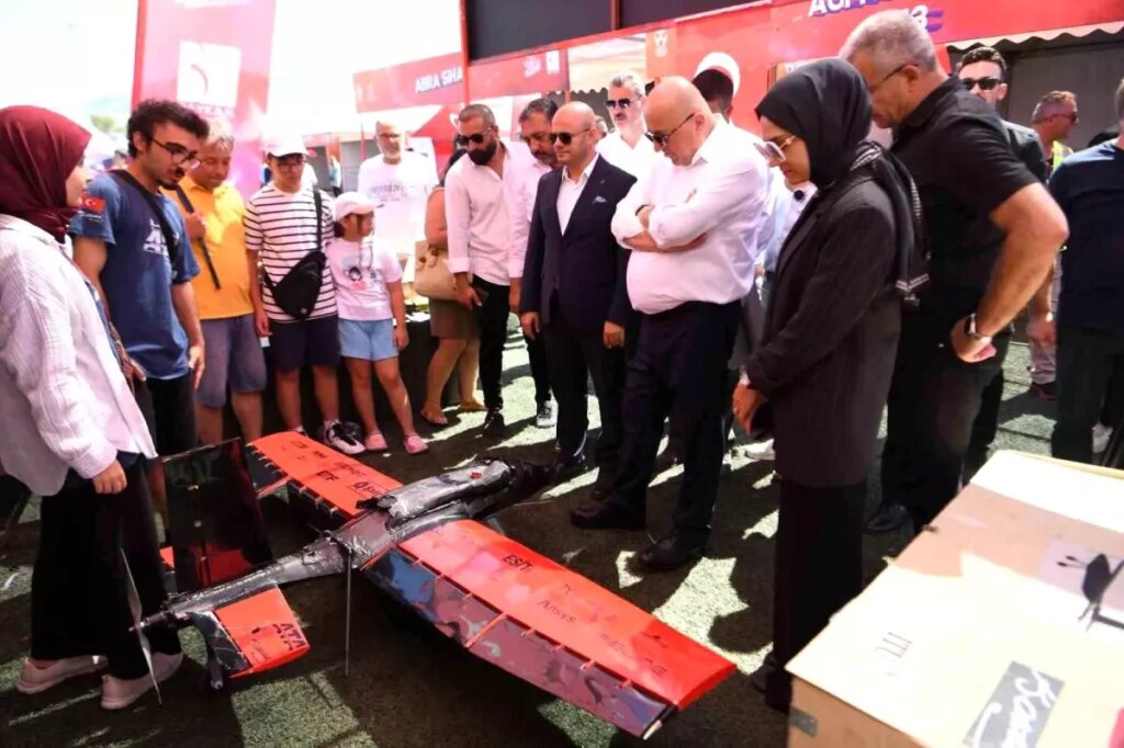 ayhan gider 30 agustos zafer bayramini teknofestte kutladi BhTd9YSR