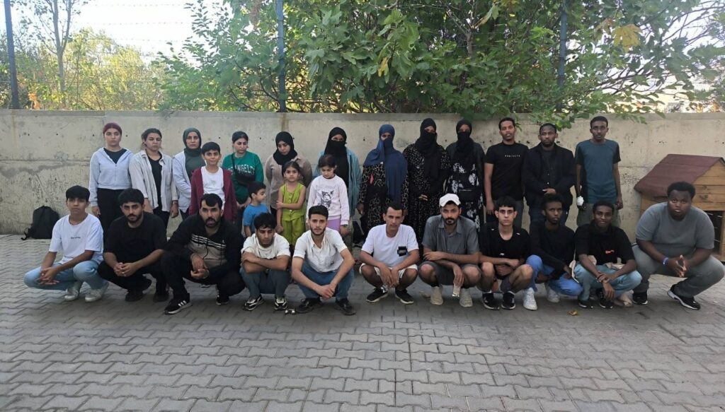 balikesirde gocmen operasyonu FI94FRNx