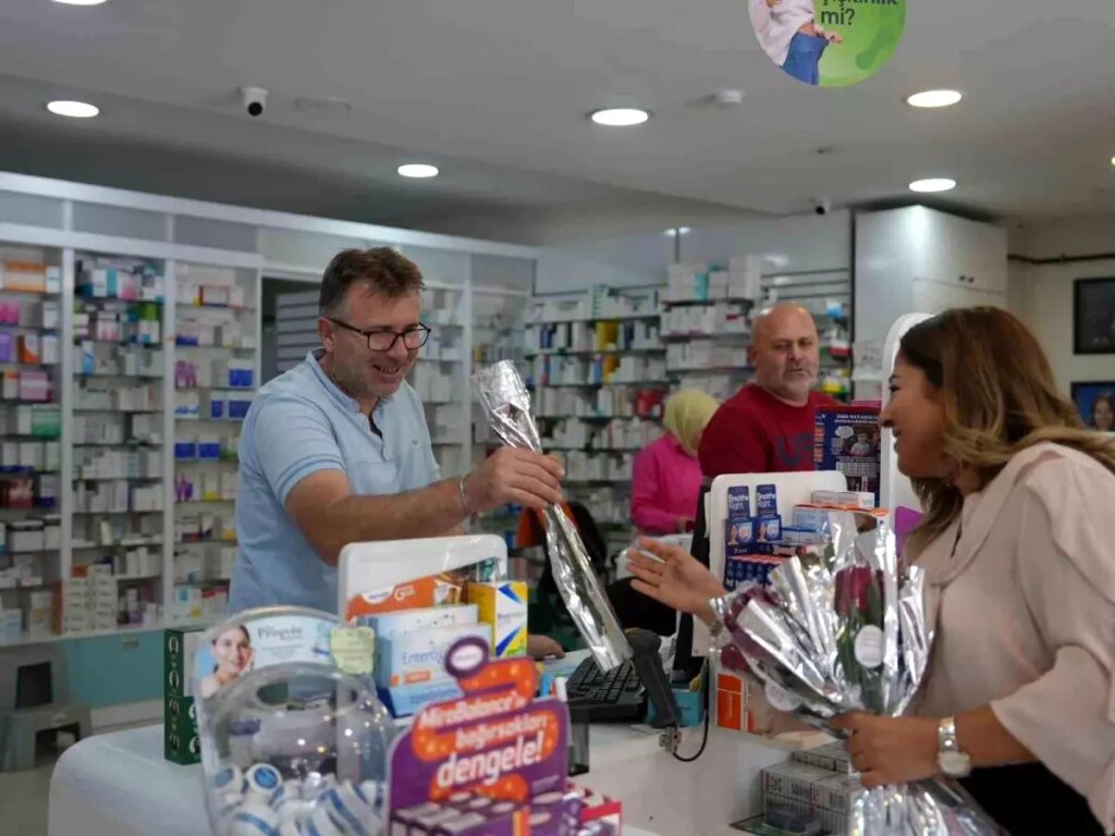 duzce belediyesinden eczacilara surpriz kutlama mbl7HlvV