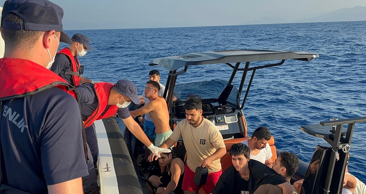 mugla aciklarinda 17 duzensiz gocmen kurtarildi cic3gFZd