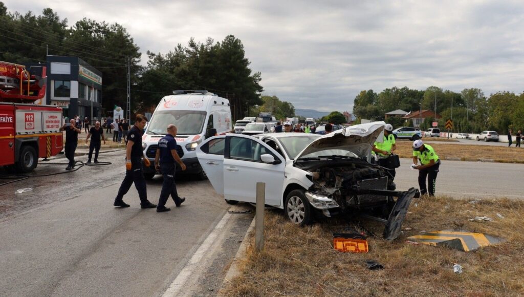 samsunda zincirleme kaza 6 kisi yaralandi L9Y1VSy3