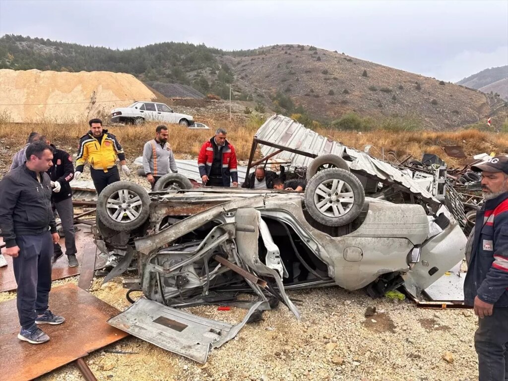 Erzincan’da Trafik Kazası: 1 Ölü, 2 Yaralı