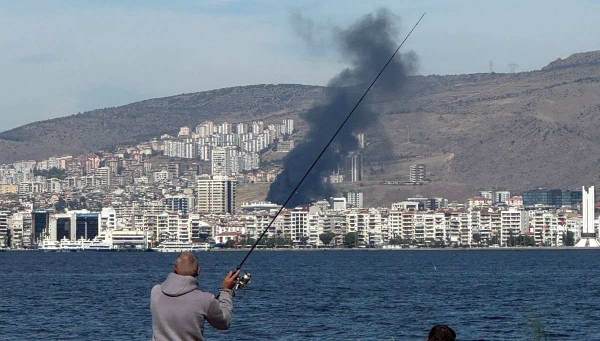 izmirde insaat atiklarindan yangin cikti D9gNG4kc.jpg