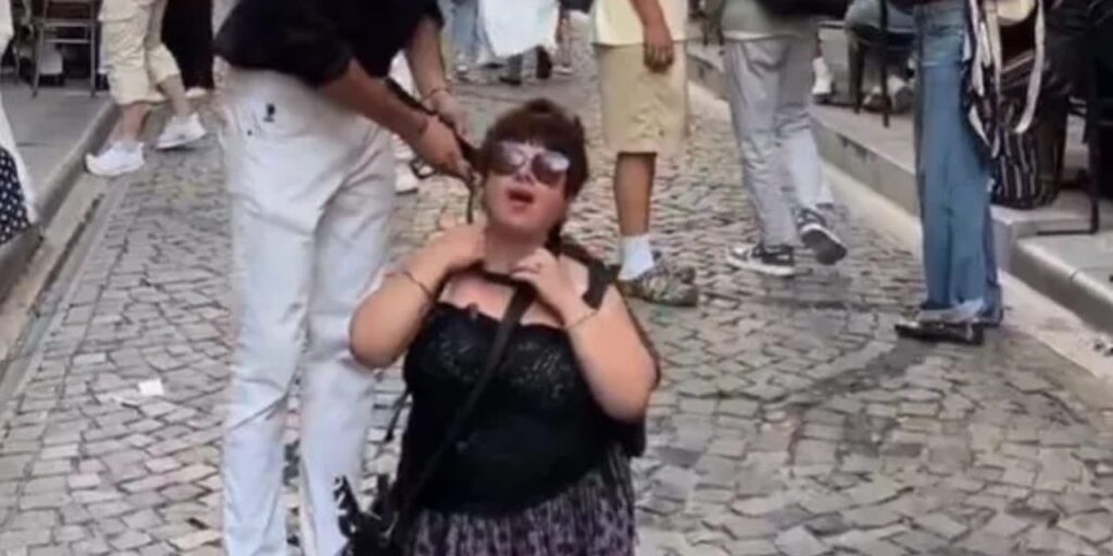 galatadaki tasmali yuruyuse tutuklama kadini yerde surukleyip miyavlatmisti y4Q96lvy.jpg