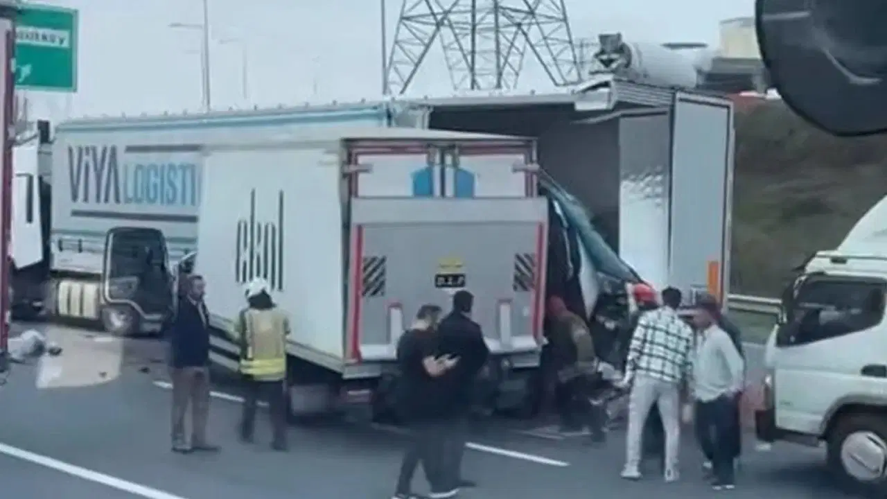 istanbulda korkunc kaza olu ve yaralilar var IumeryPh.jpg