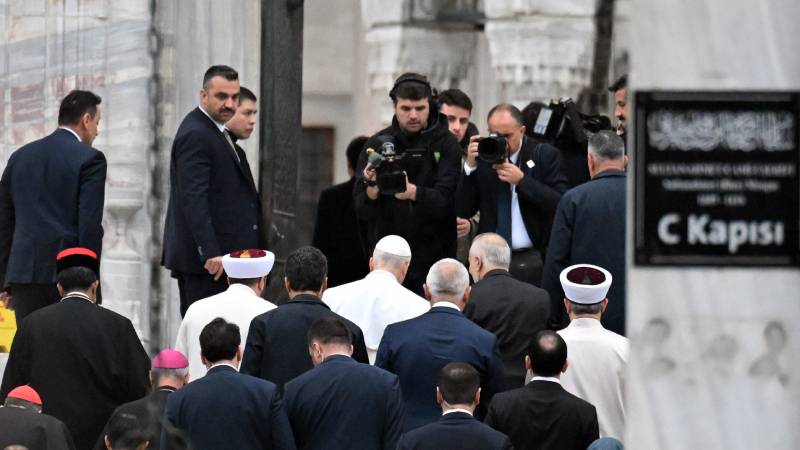 Papa 14. Leo, Türkiye ziyaretinin üçüncü gününde Sultanahmet Camisi’nde