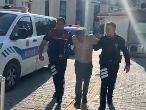 Interpol kırmızı bültenle arıyor. Sahte kimlikle Kütahya’da yakalandı