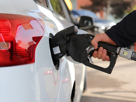 Petrol ve kur baskisi birlesti gece yarisi pompaya buyuk zam yansidi zAcUb6Ry
